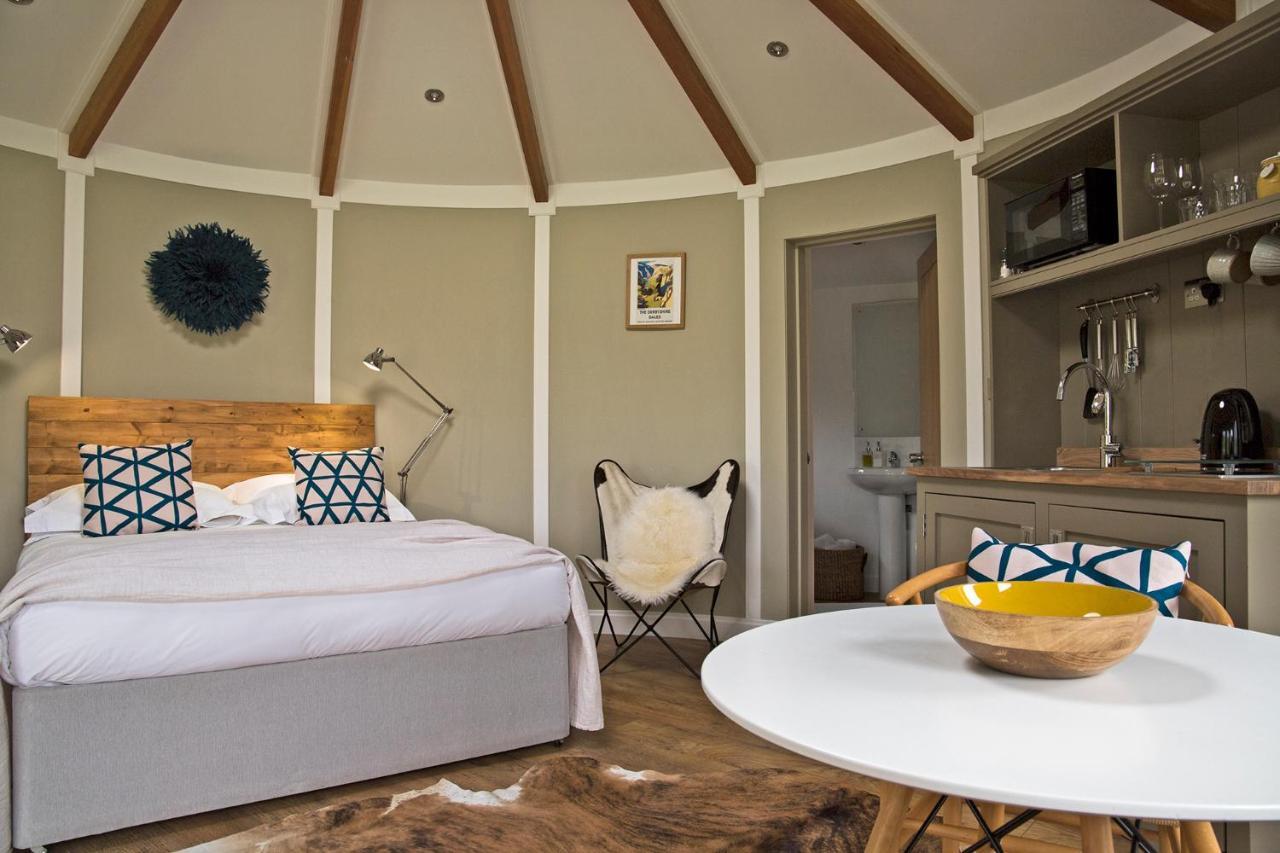 Nether Farm Roundhouses - Henmore Water & Sturston Winds With Hot Tubs - Bradley Wood No Hot Tub Ashbourne  Exteriör bild
