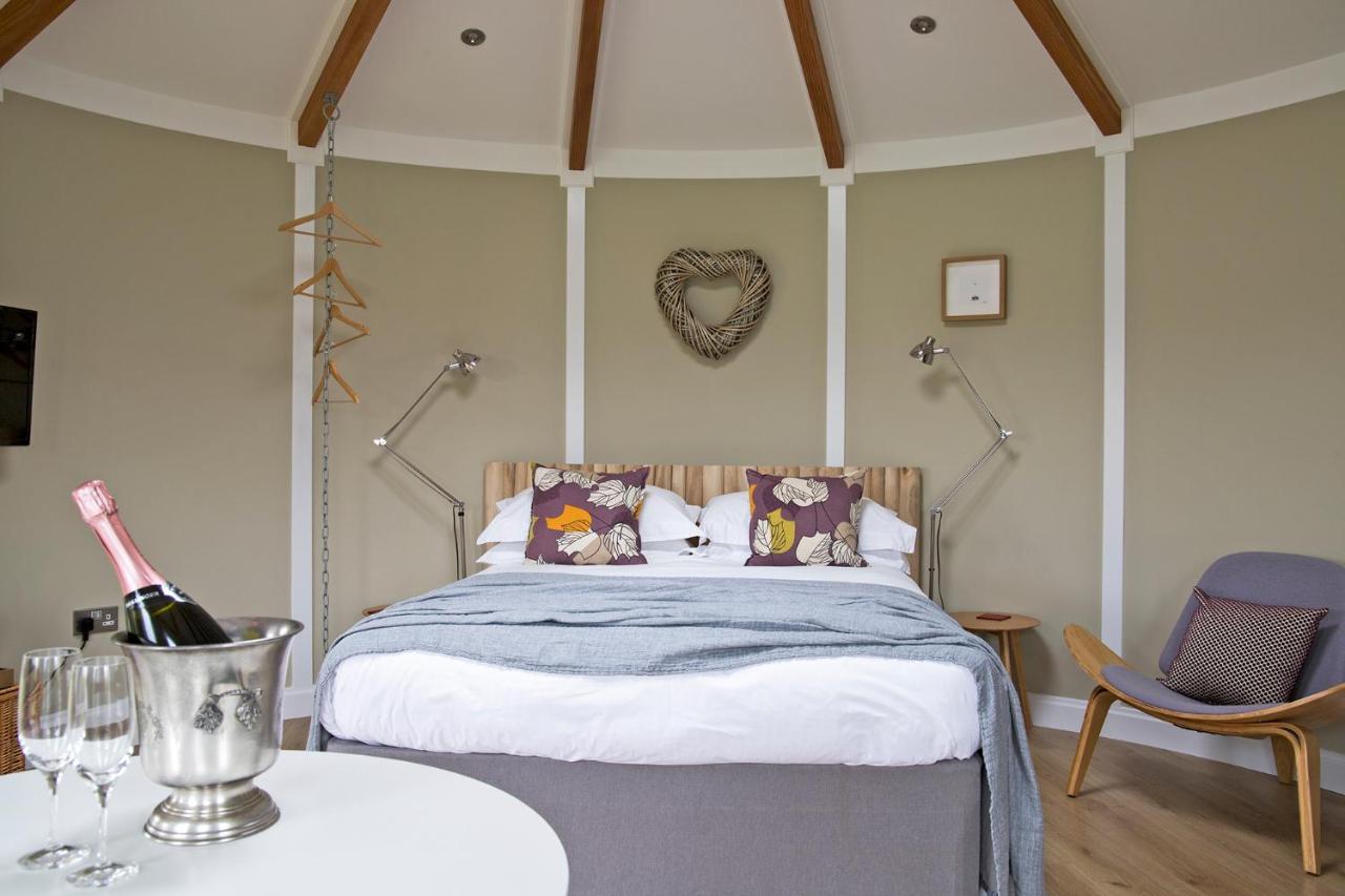 Nether Farm Roundhouses - Henmore Water & Sturston Winds With Hot Tubs - Bradley Wood No Hot Tub Ashbourne  Exteriör bild